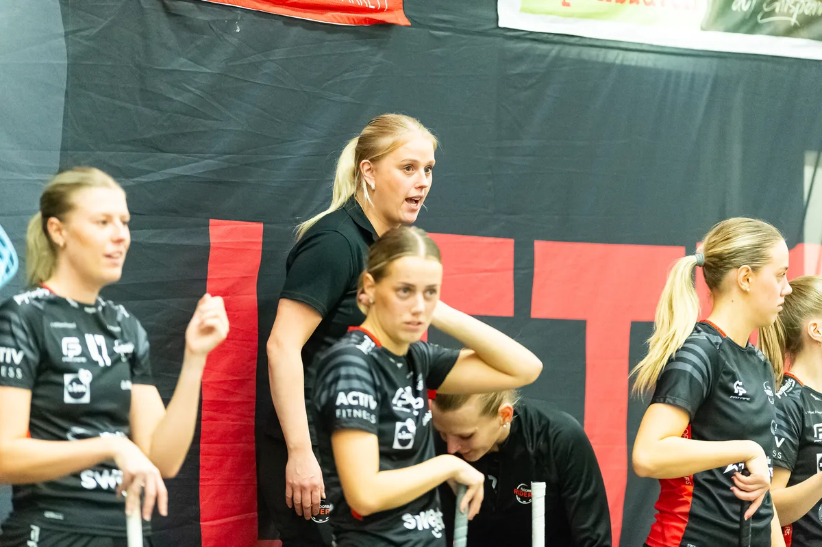 Sporthalle Schwarz, Riders Katrin Divirand